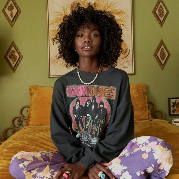 Daydreamer Ramones Today Your Love Oversized Crew tee - Vintage Black size small - Picture 3 of 6